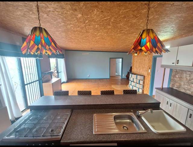 7 BEDROOM HOUSE FOR SALE IN SEEMEEU PARK